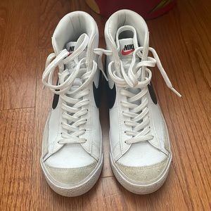 Nike Blazers. In great condition. Youth 7, women’s 8- 8 1/2. Open to offers.